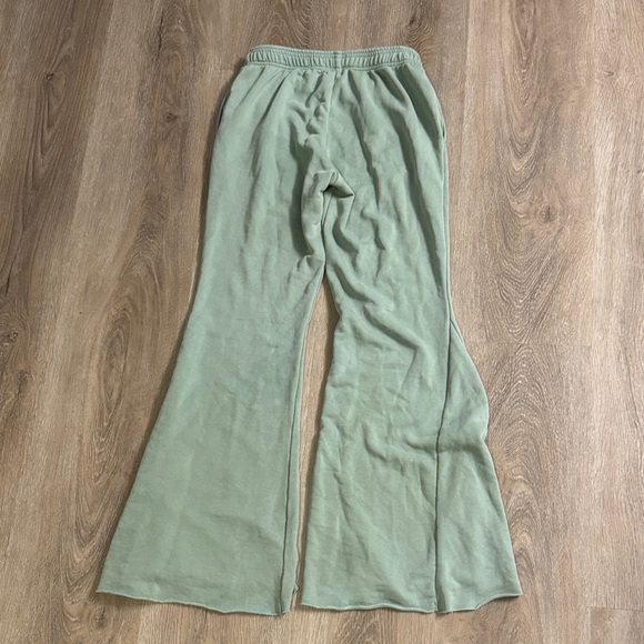 Wild fable -Green Flared sweat Pants- size XS - Picture 2 of 3